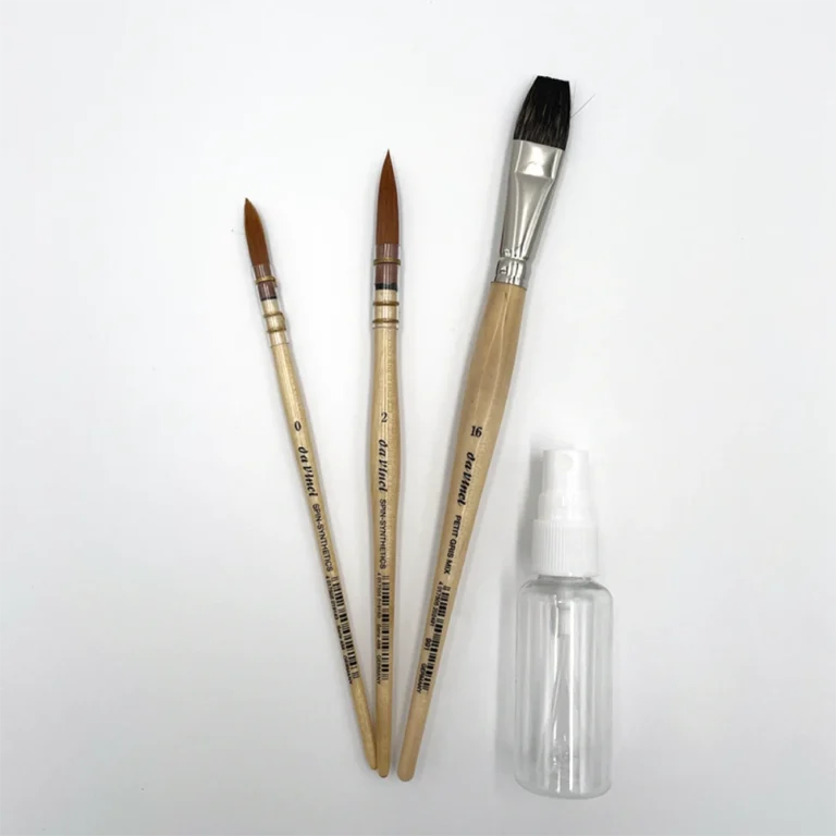Med mix akvarelpensel sættet får du mit bedste bud på et komplet sæt akvarelpensler. Indeholder pensler i tre størrelser og vandforstøver