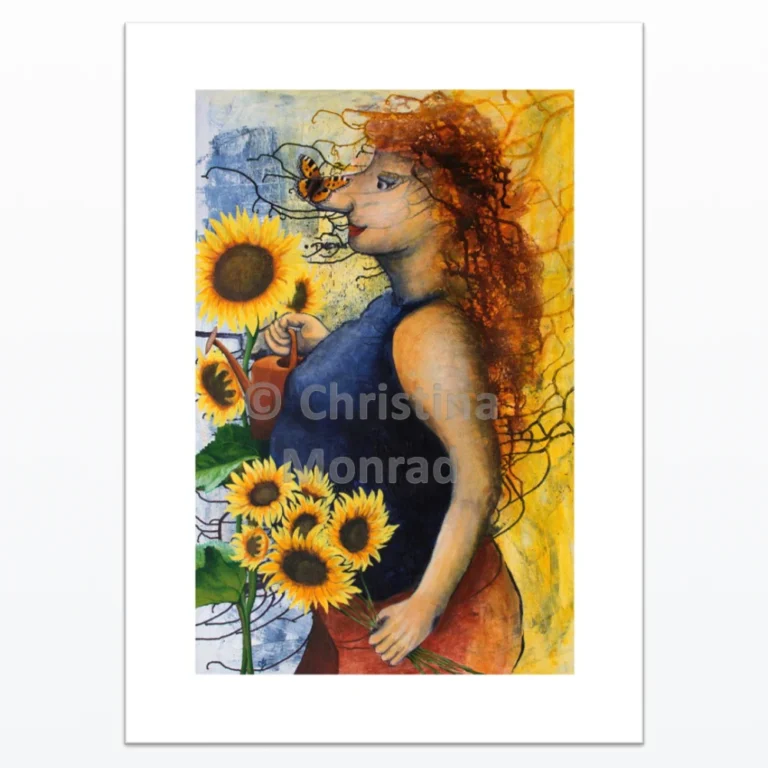 Farverigt maleri af kvinde med krøllet rødt hår omgivet af solsikker, en vandkande i hånden og en sommerfugl på næsen, malet af Christina Monrad.